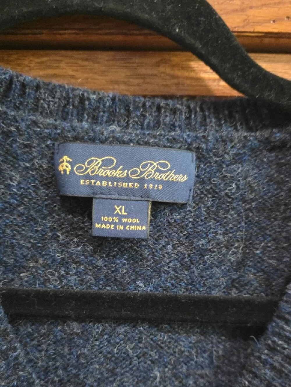 Brooks Brothers classic neck